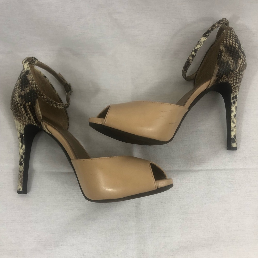BCBG GENERATION peep toe pumps